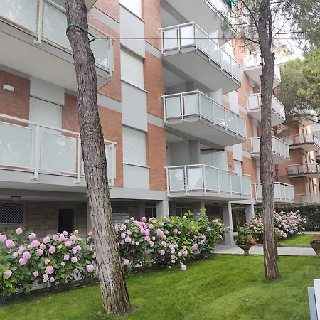 Diana , 2nd Piano, * Milano Marittima